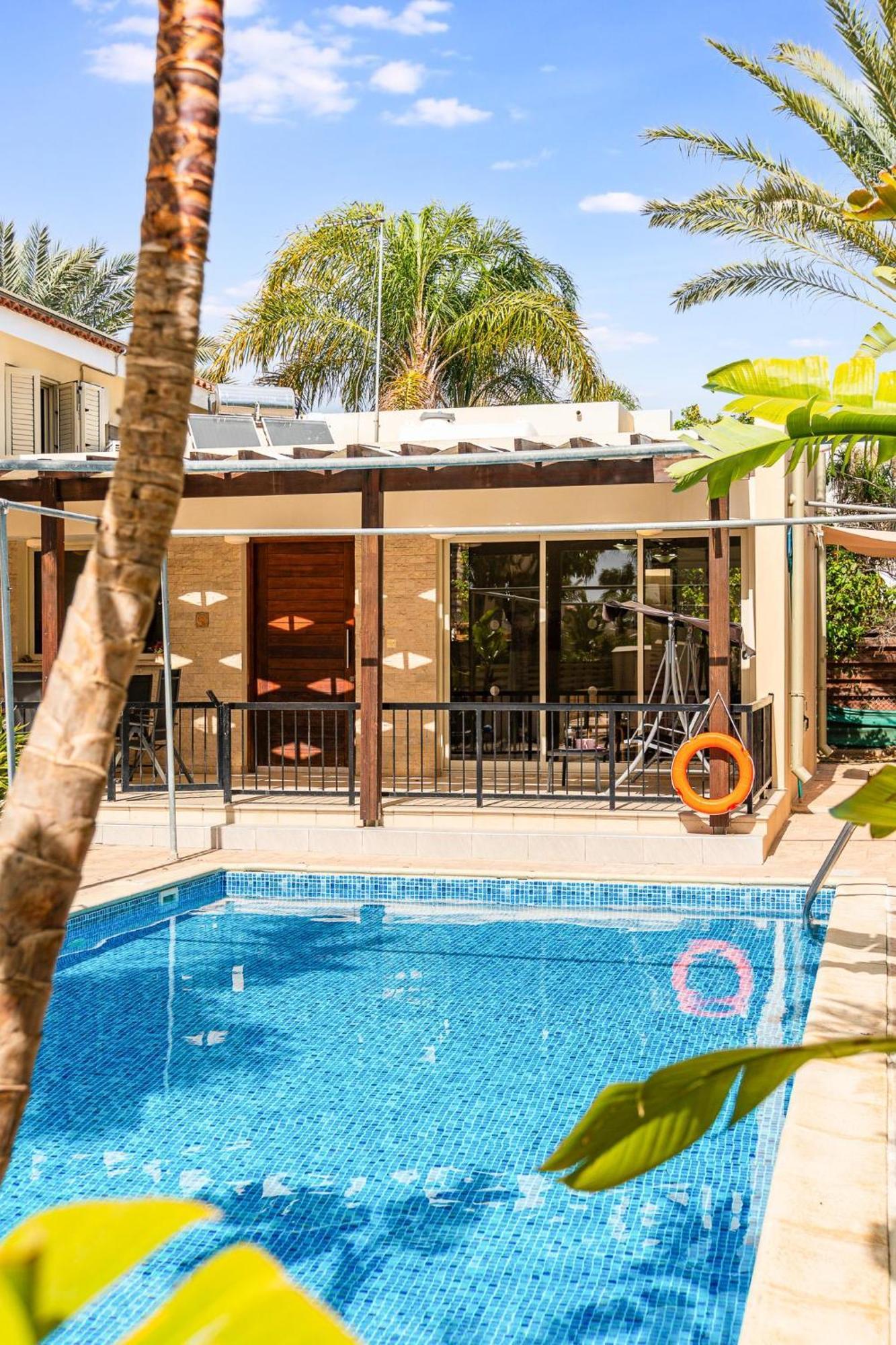 Villa Venus By Ezoria Villas เปร์โวเลีย ภายนอก รูปภาพ